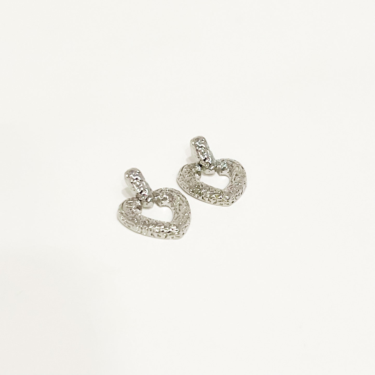 Arete Silueta Corazón