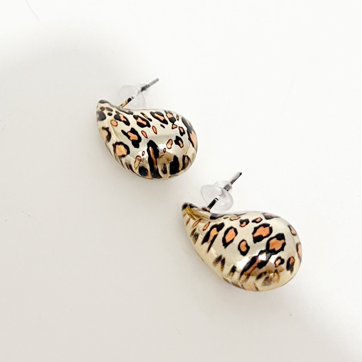 Arete Gota Animal Print Dorado