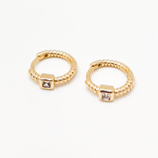 Candonga Oro Laminado Circón Cuadrado