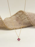 Collar Laminado Trebol Fucsia