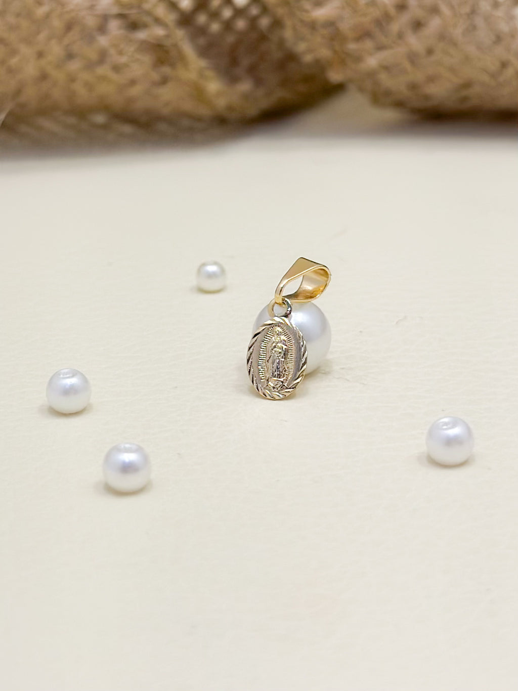 Dije Oro Laminado Virgen (1 Cm)