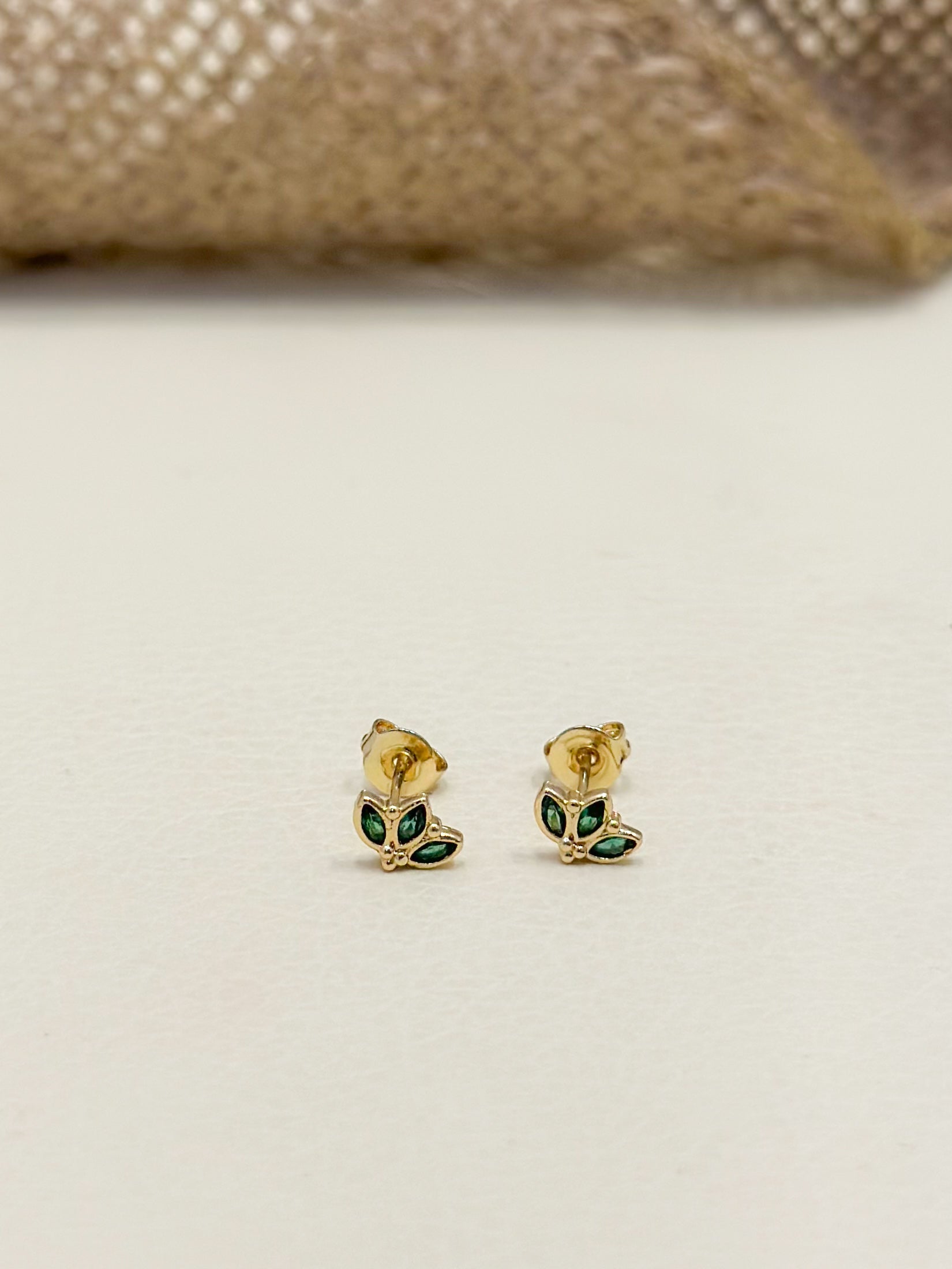 Topo Oro Laminado Microzircones Esmeralda