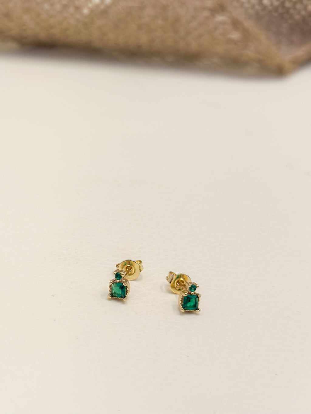 Topo Oro Laminado Zircon Esmeralda