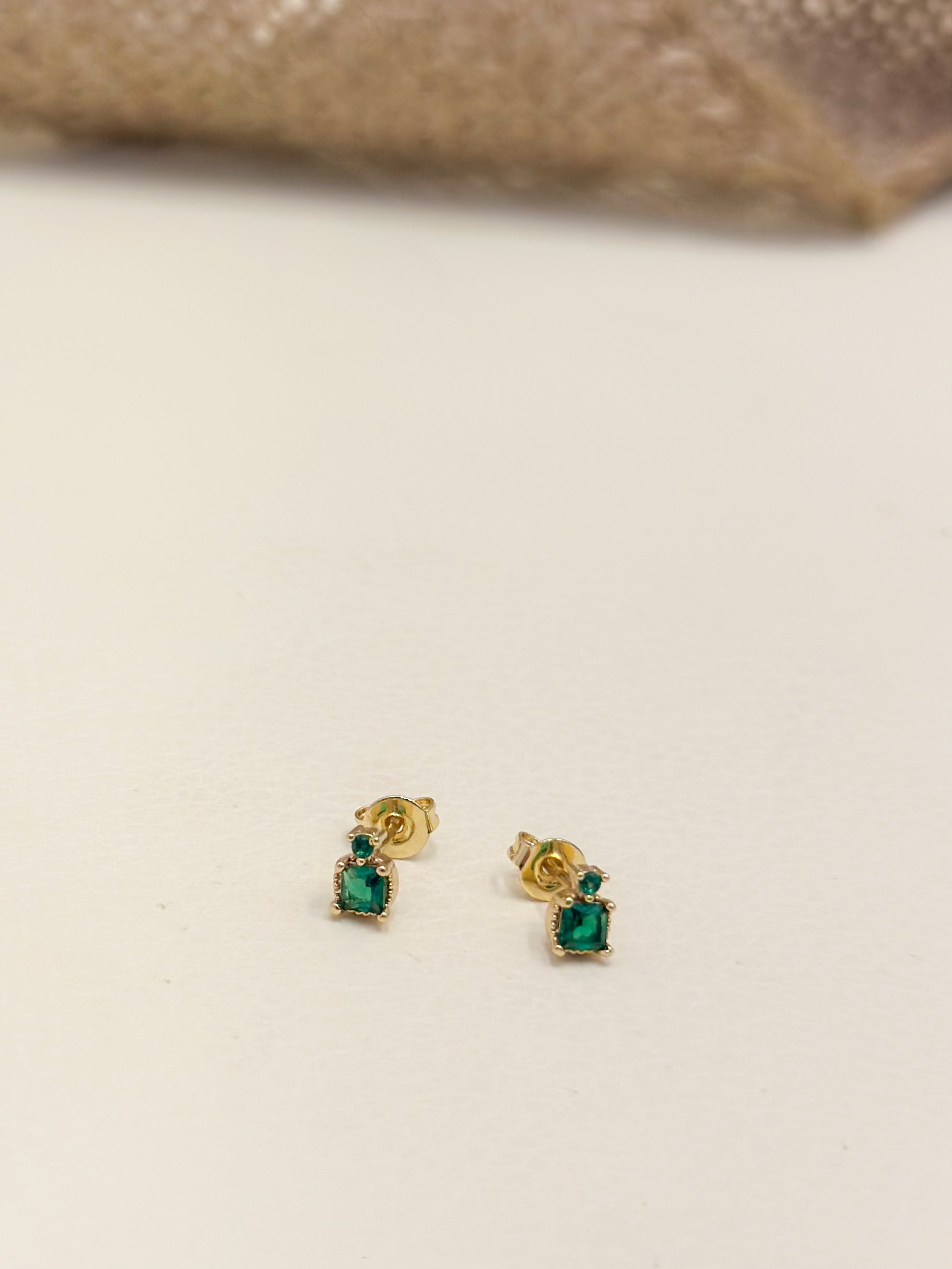Topo Oro Laminado Zircon Esmeralda