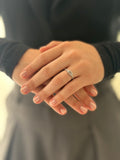 Anillo Plateado Zircones