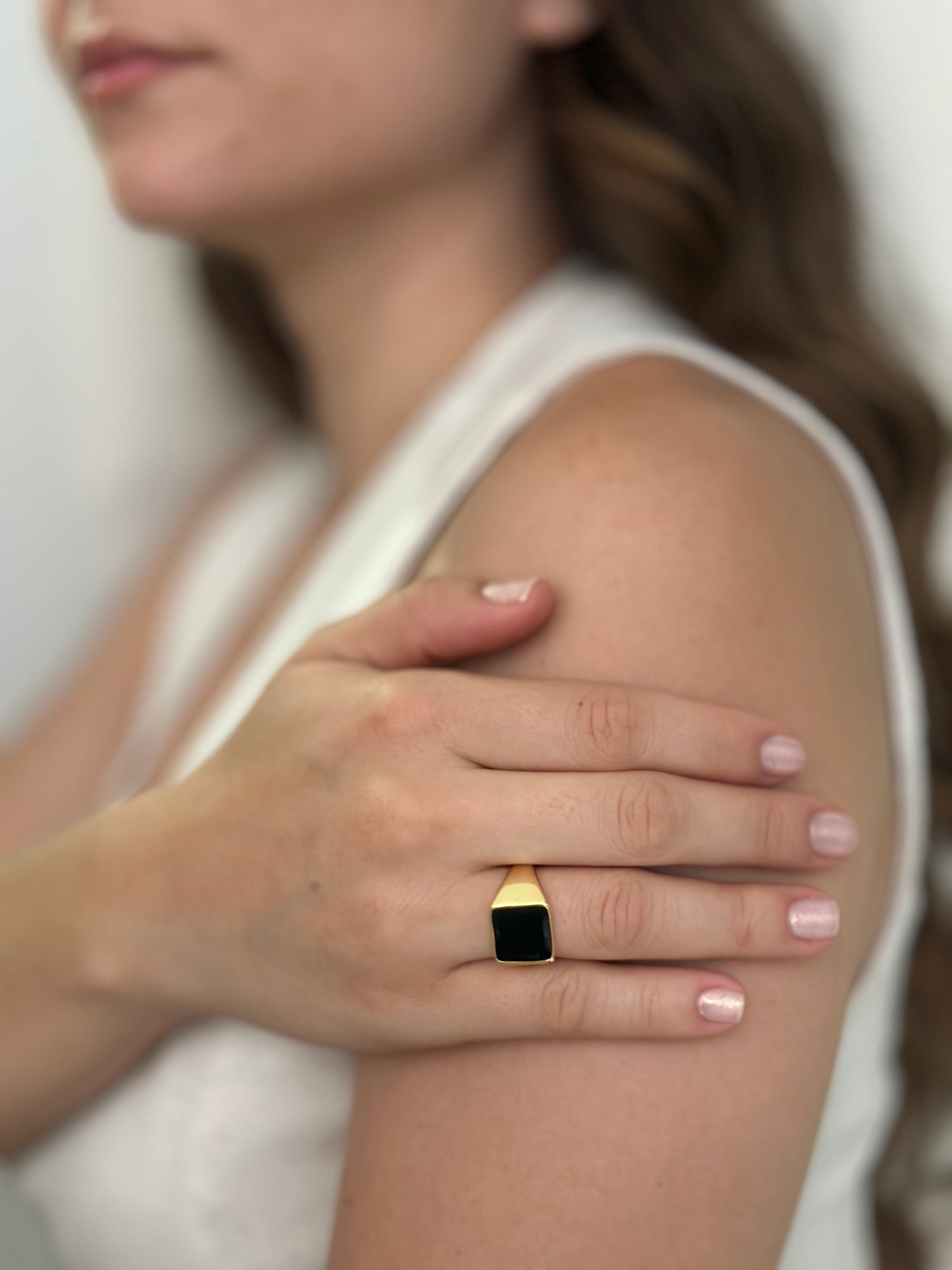 Anillo Dorado Nacar Negro