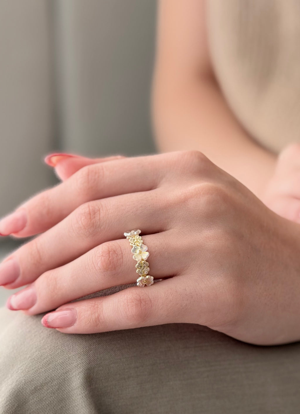 Anillo Flores Tornasol Rodio