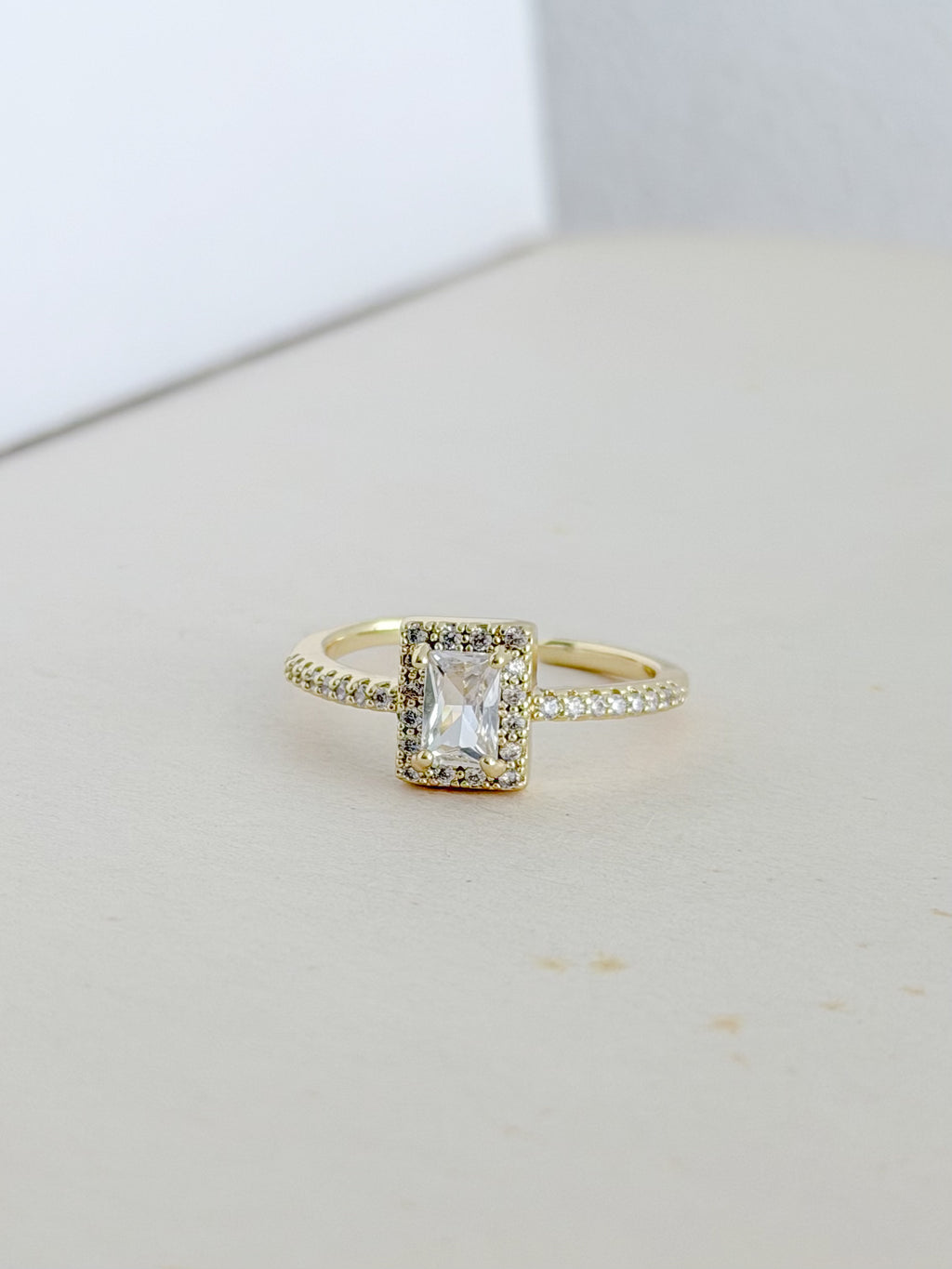 Anillo Tipo Compromiso Cuadrado