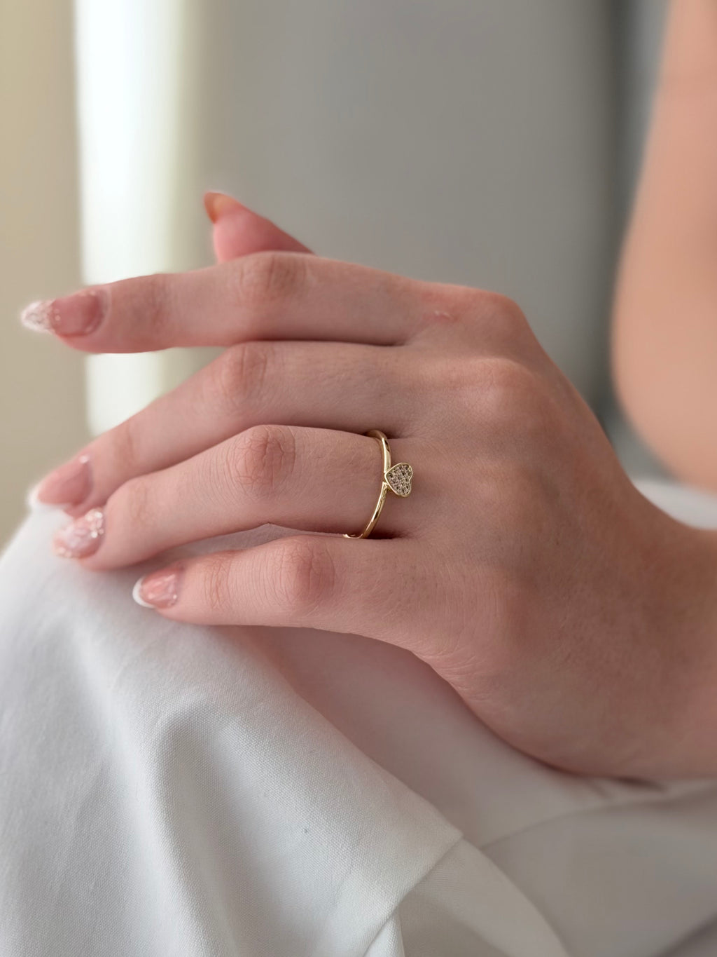 Anillo Liso Corazon Zircones