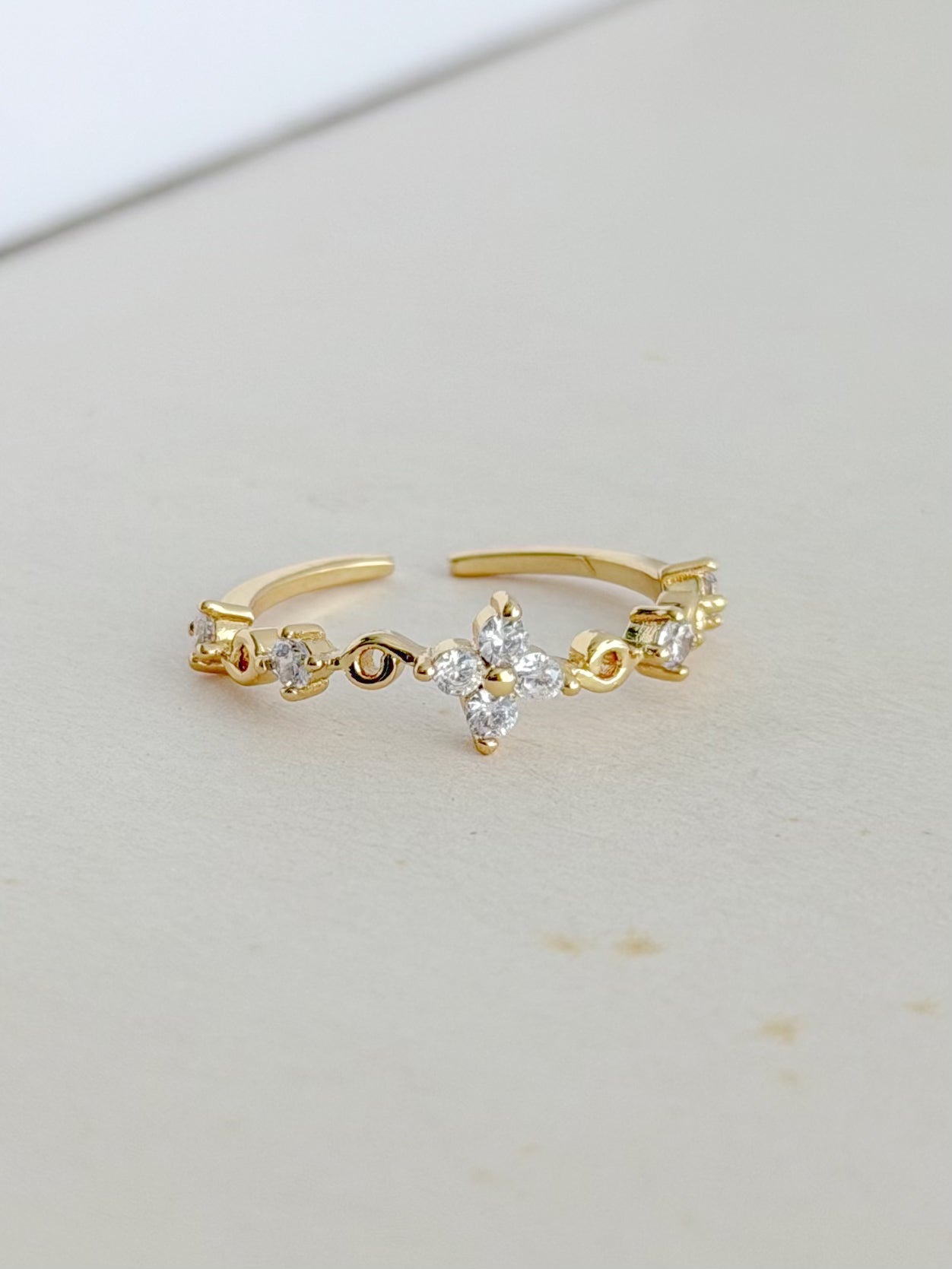 Anillo Trebol Microzircones