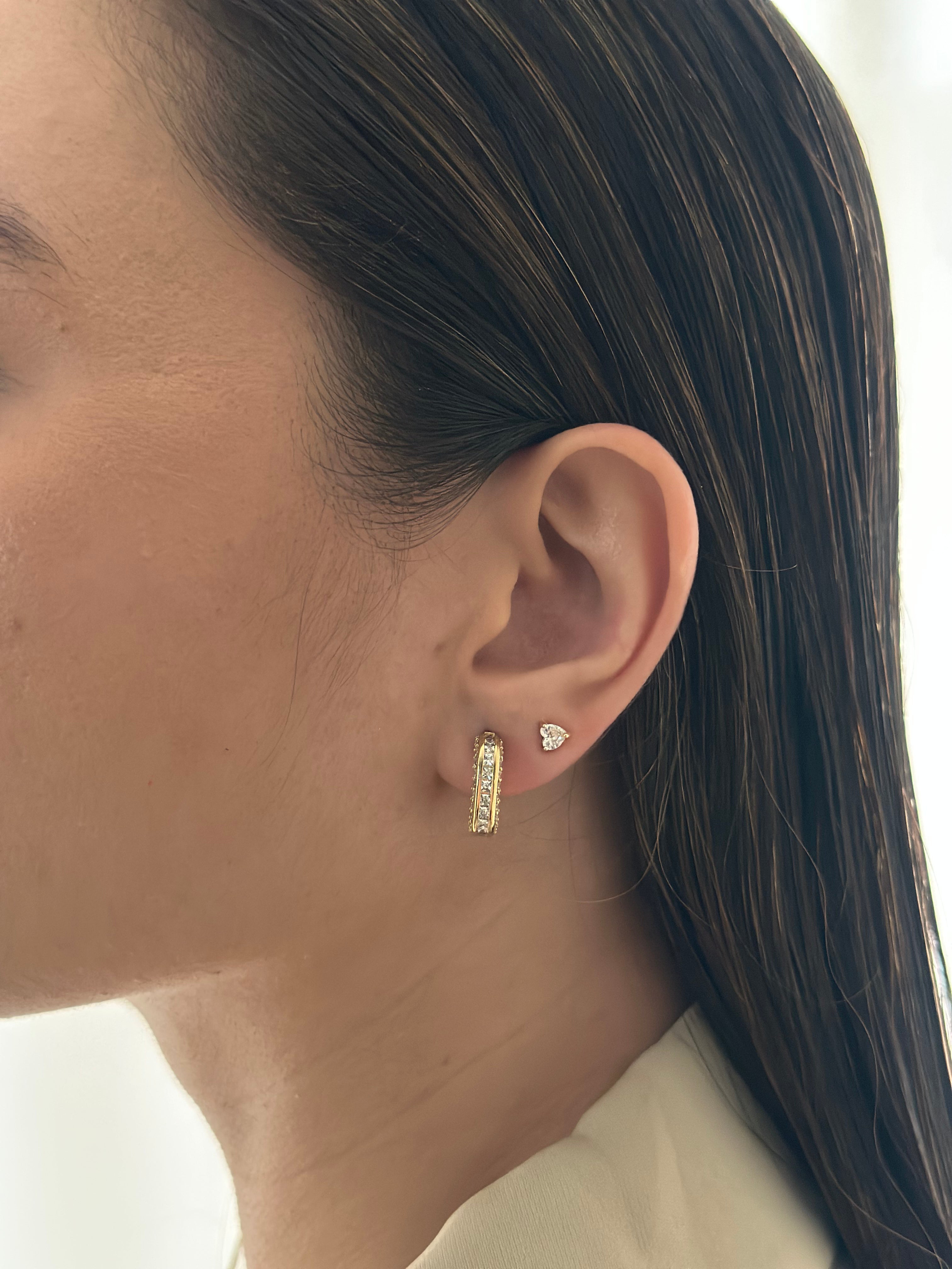 Arete Zircones Dorado
