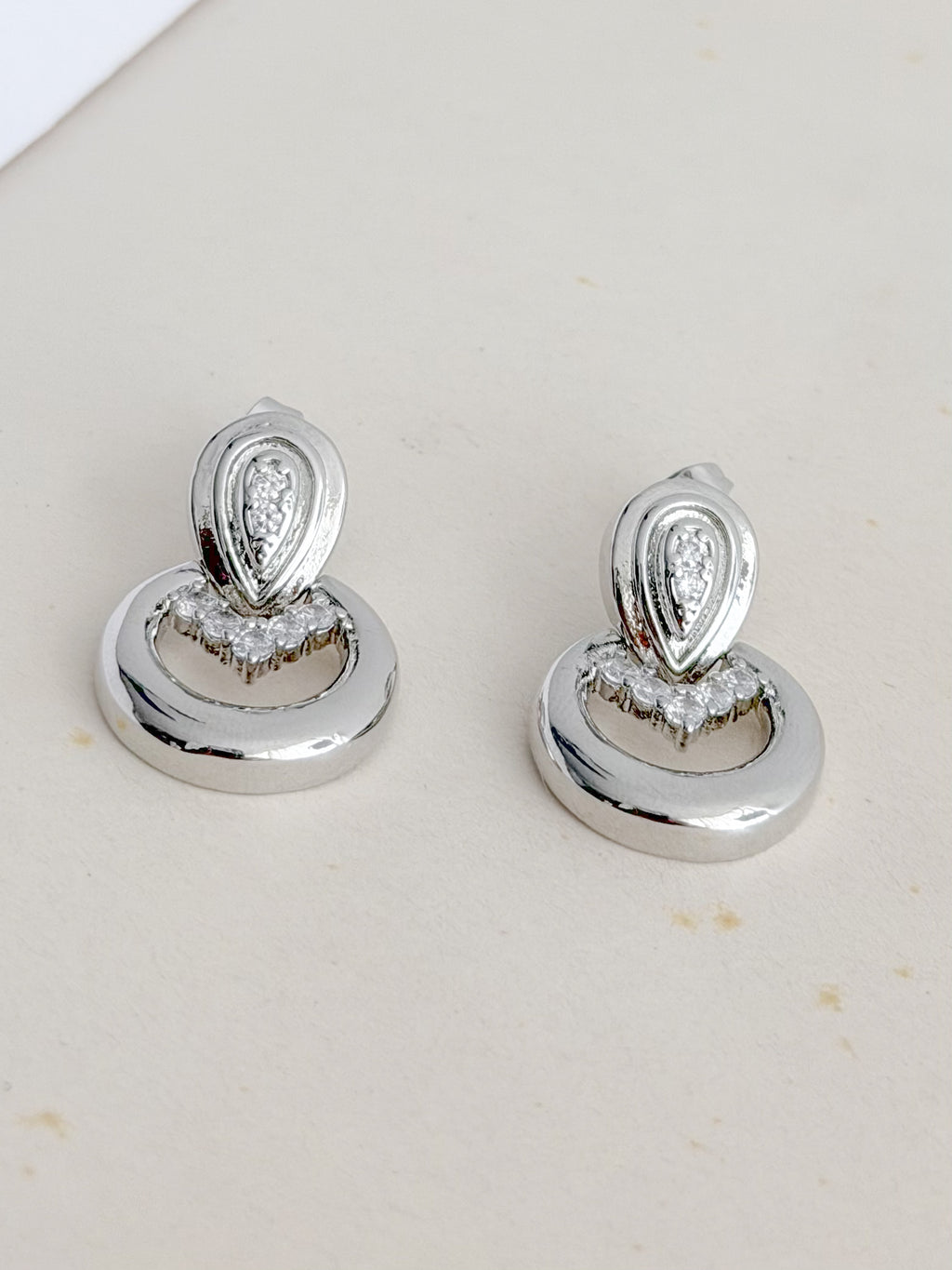 Arete Boton Zircones