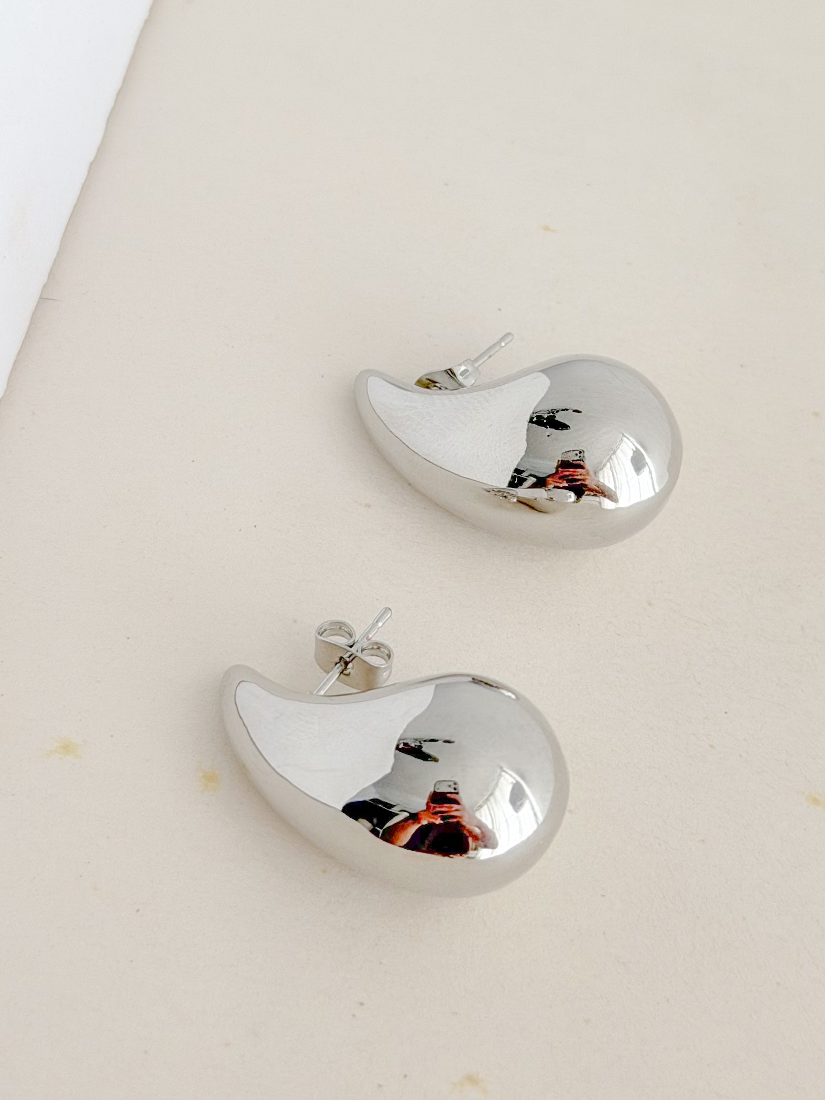 Arete Gota Plateada Grande