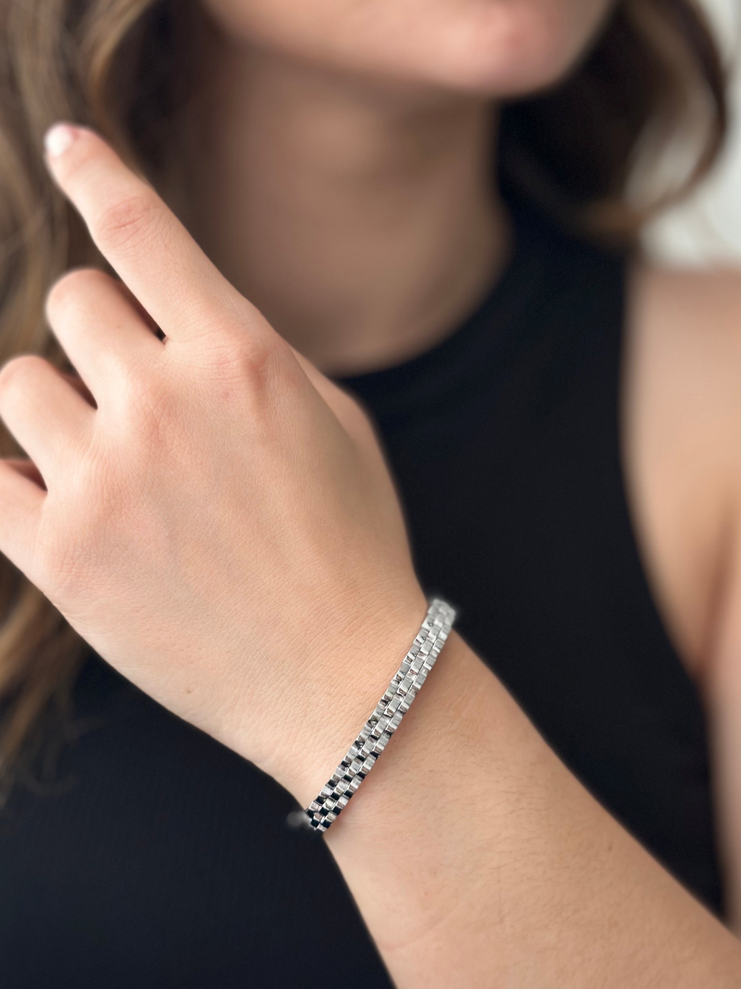 Brazalete Plateado Cuadricula