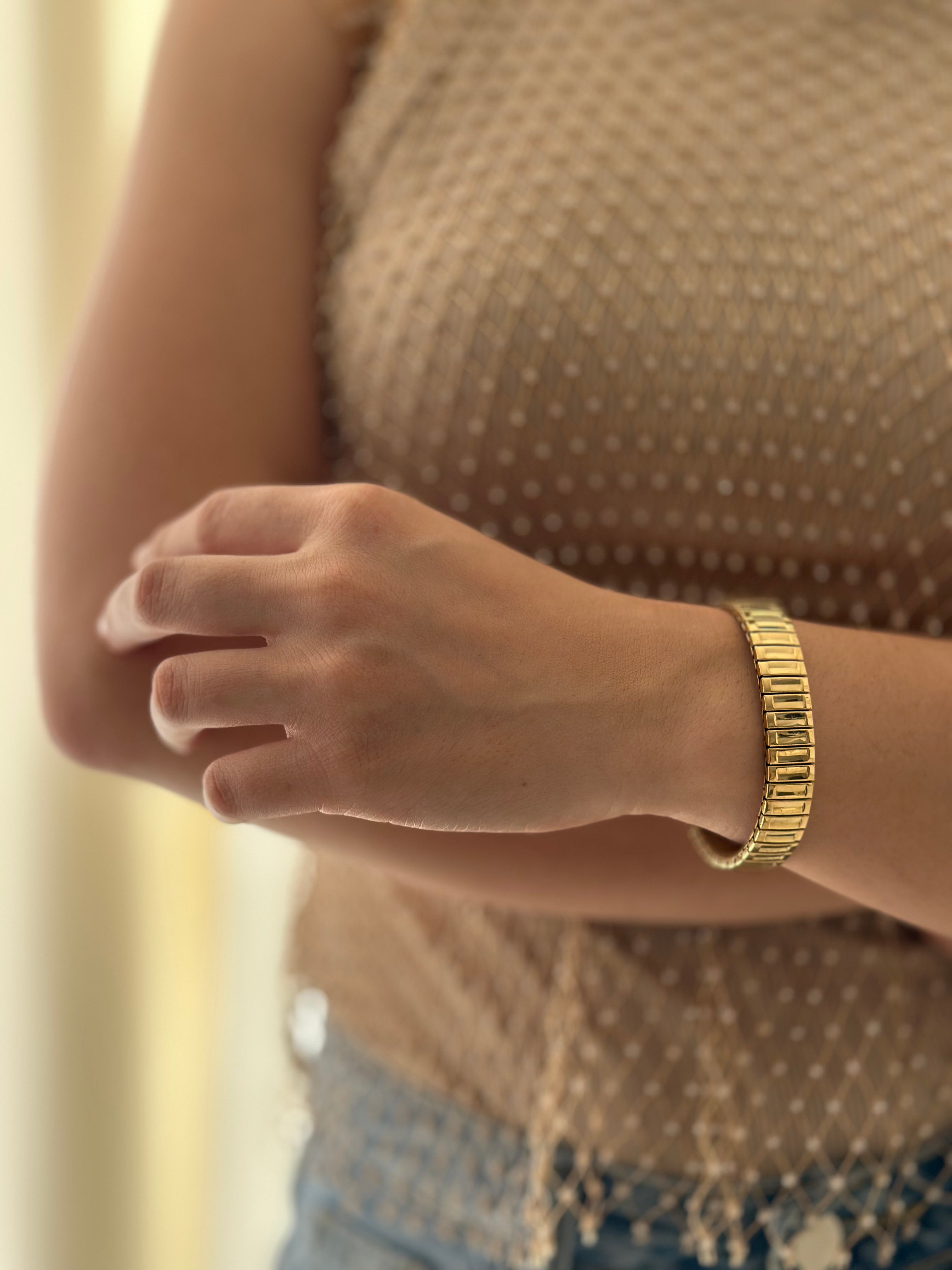Brazalete Tipo Reloj Dorado