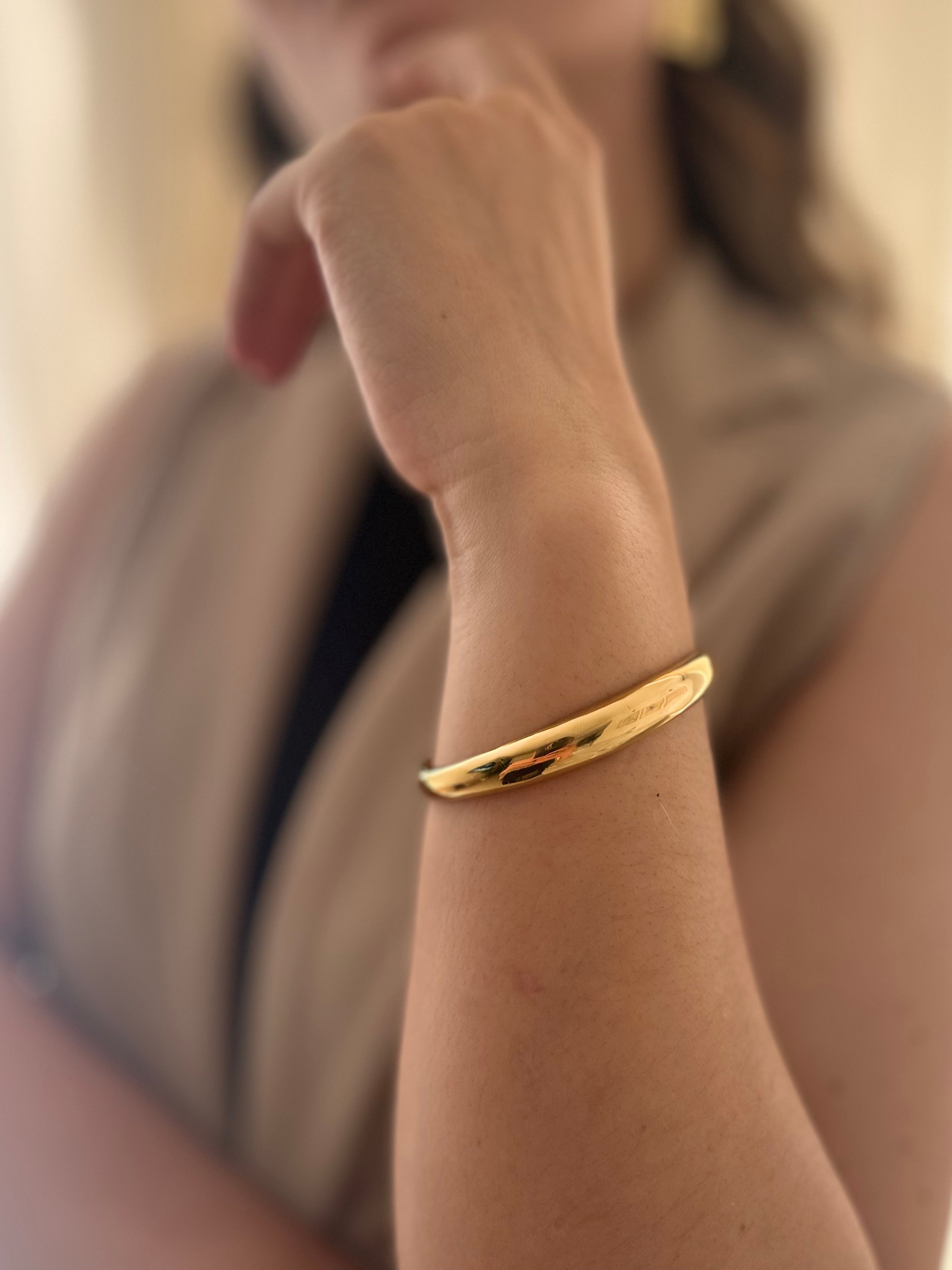 Brazalete Liso Embom Dorado