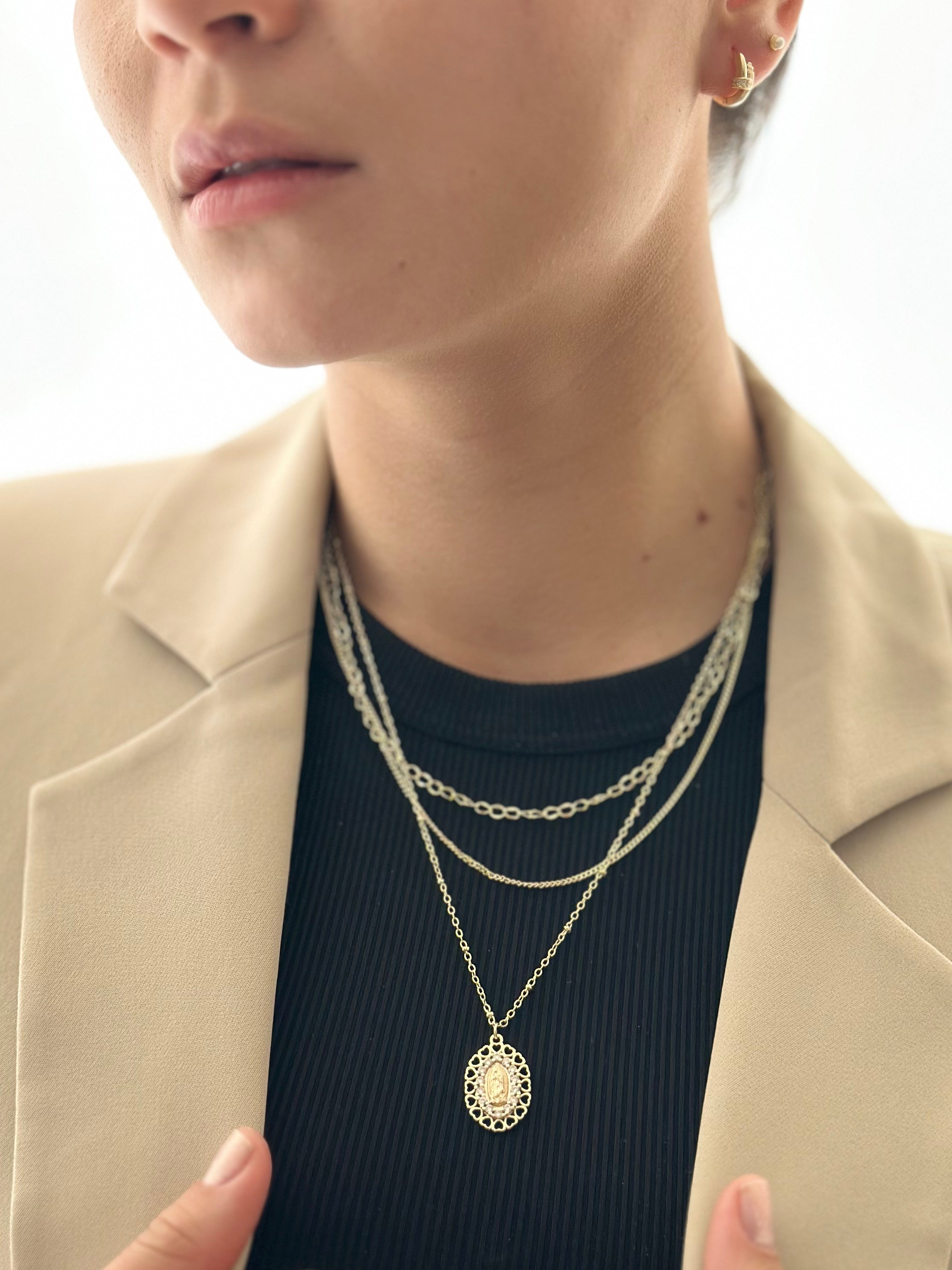 Collar Triple Virgen Rodio