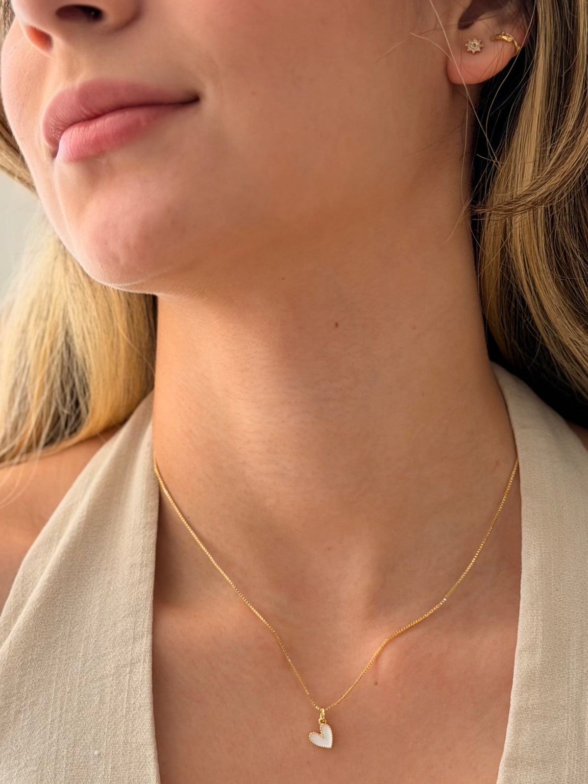 Collar Minimalist Corazon Blanco