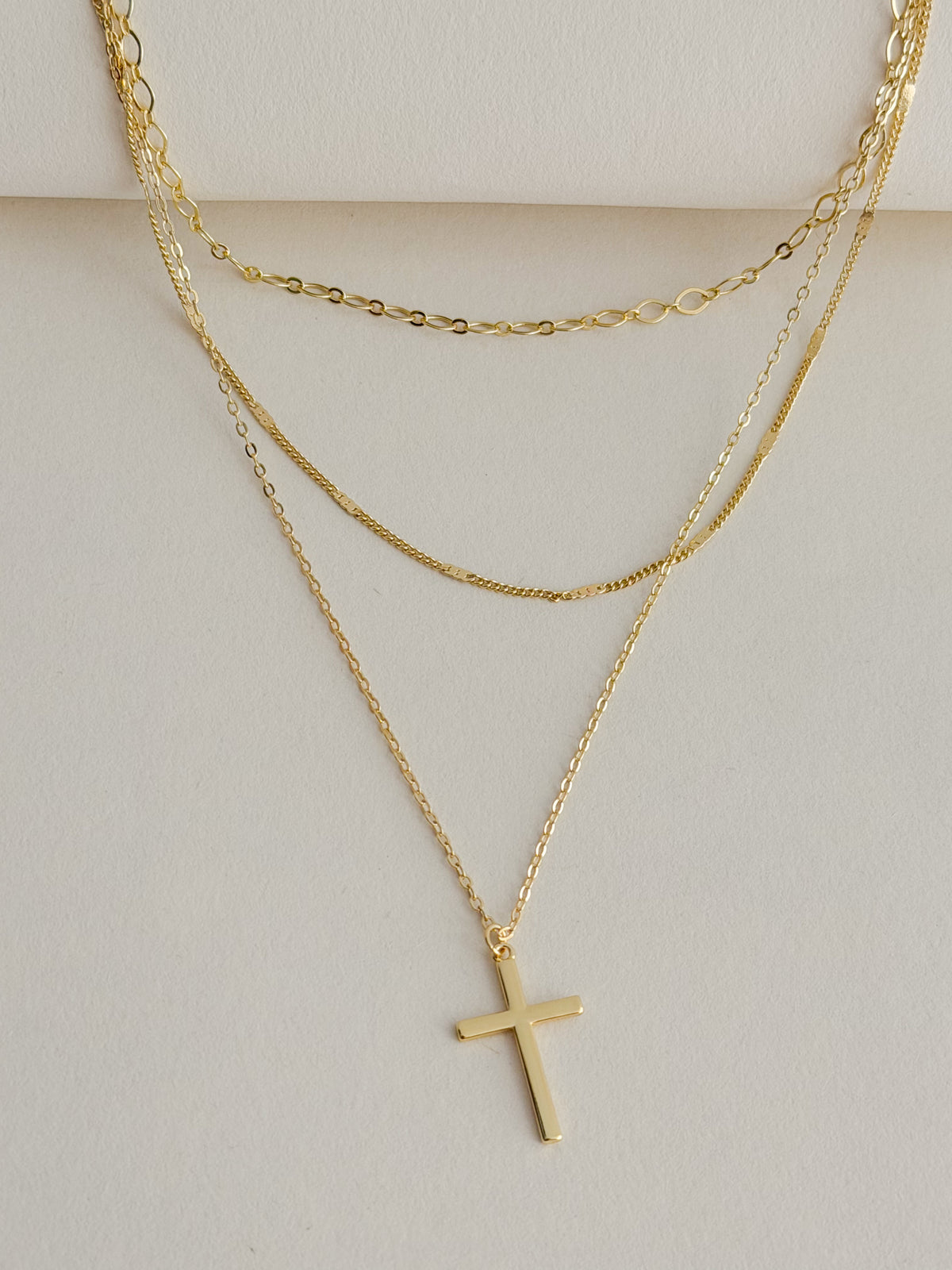Collar Triple Cruz