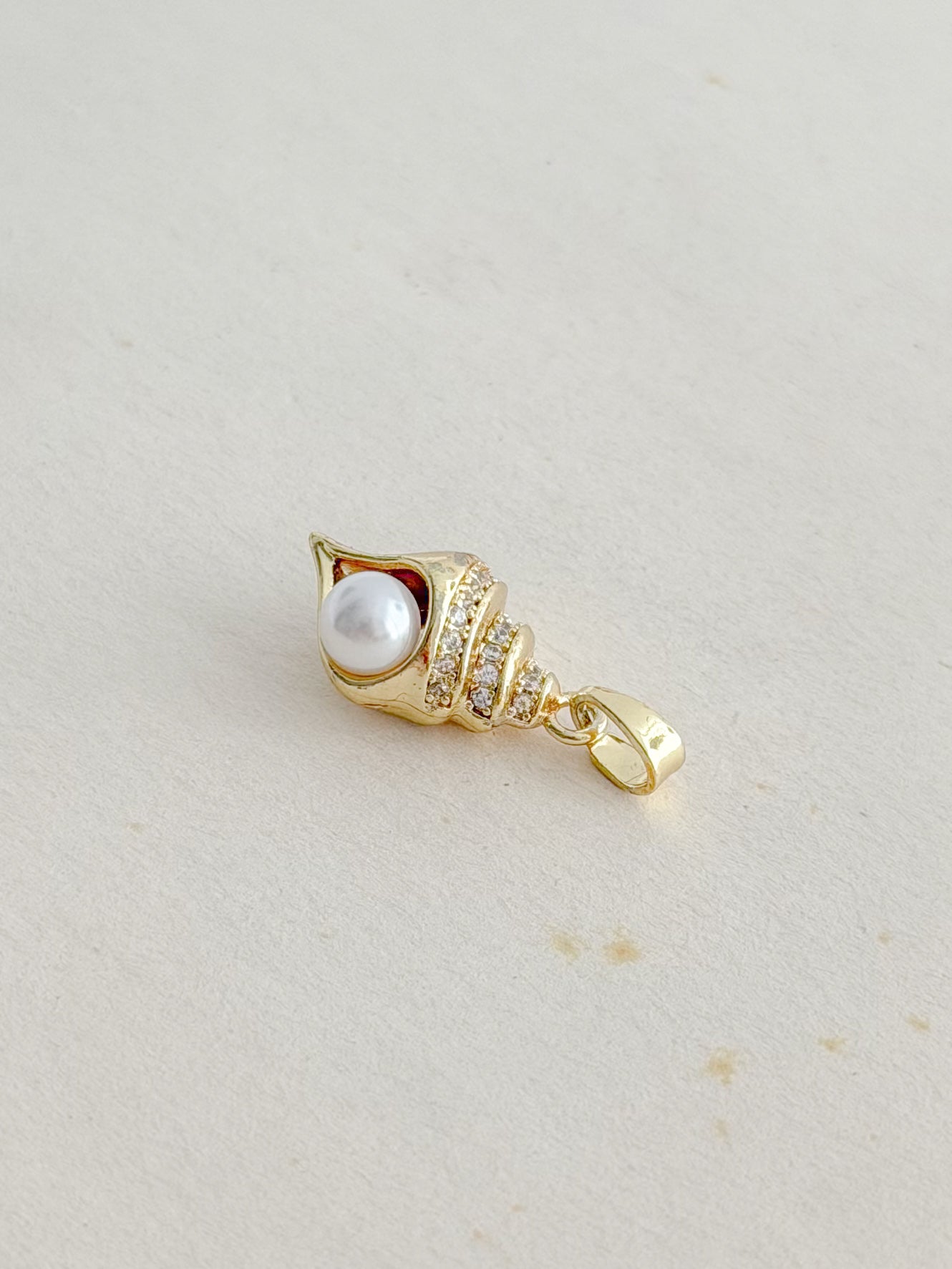 Dije Concha Microzircones Perla