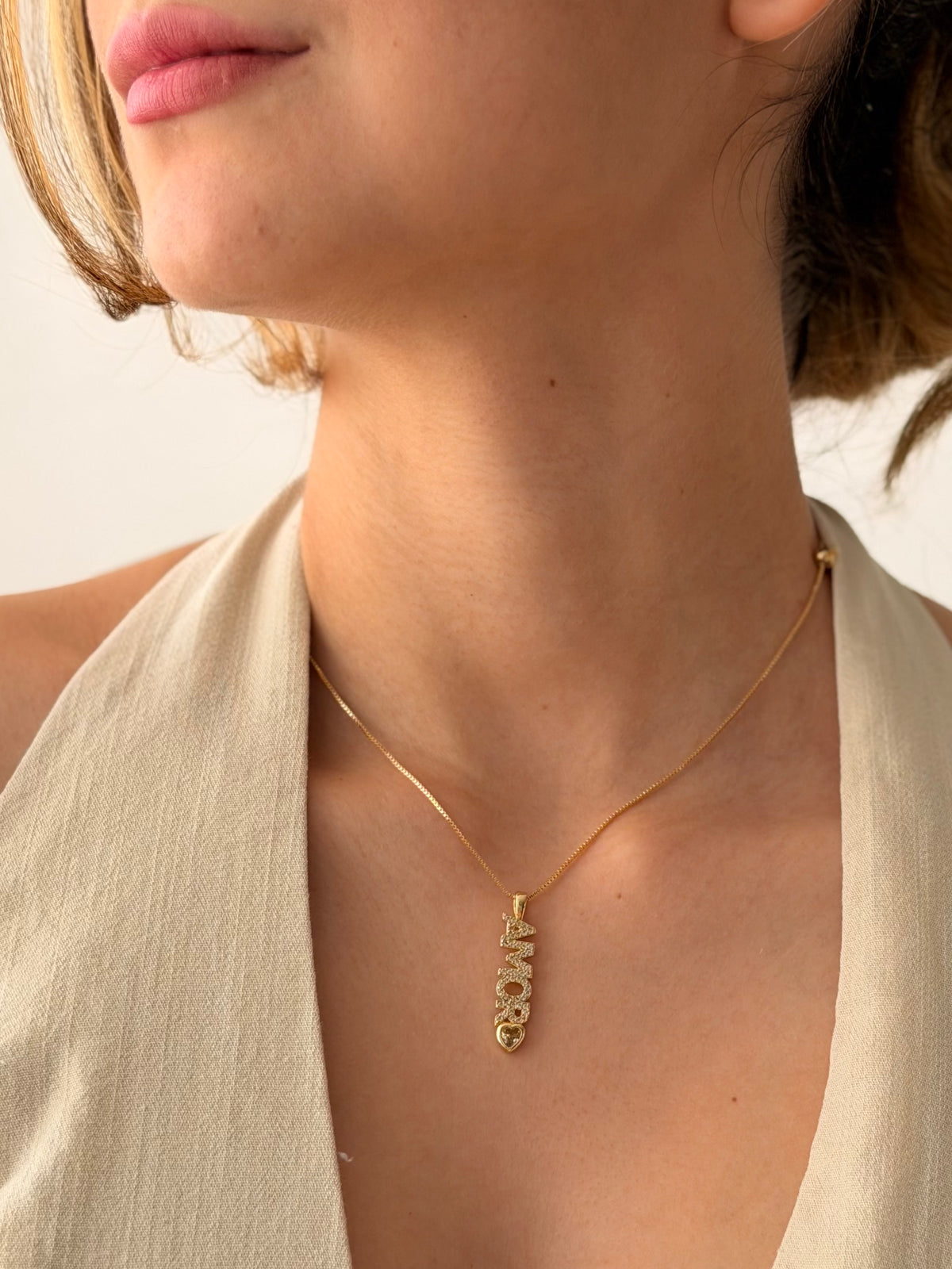 Dije Amor Zircones Dorado Rodio