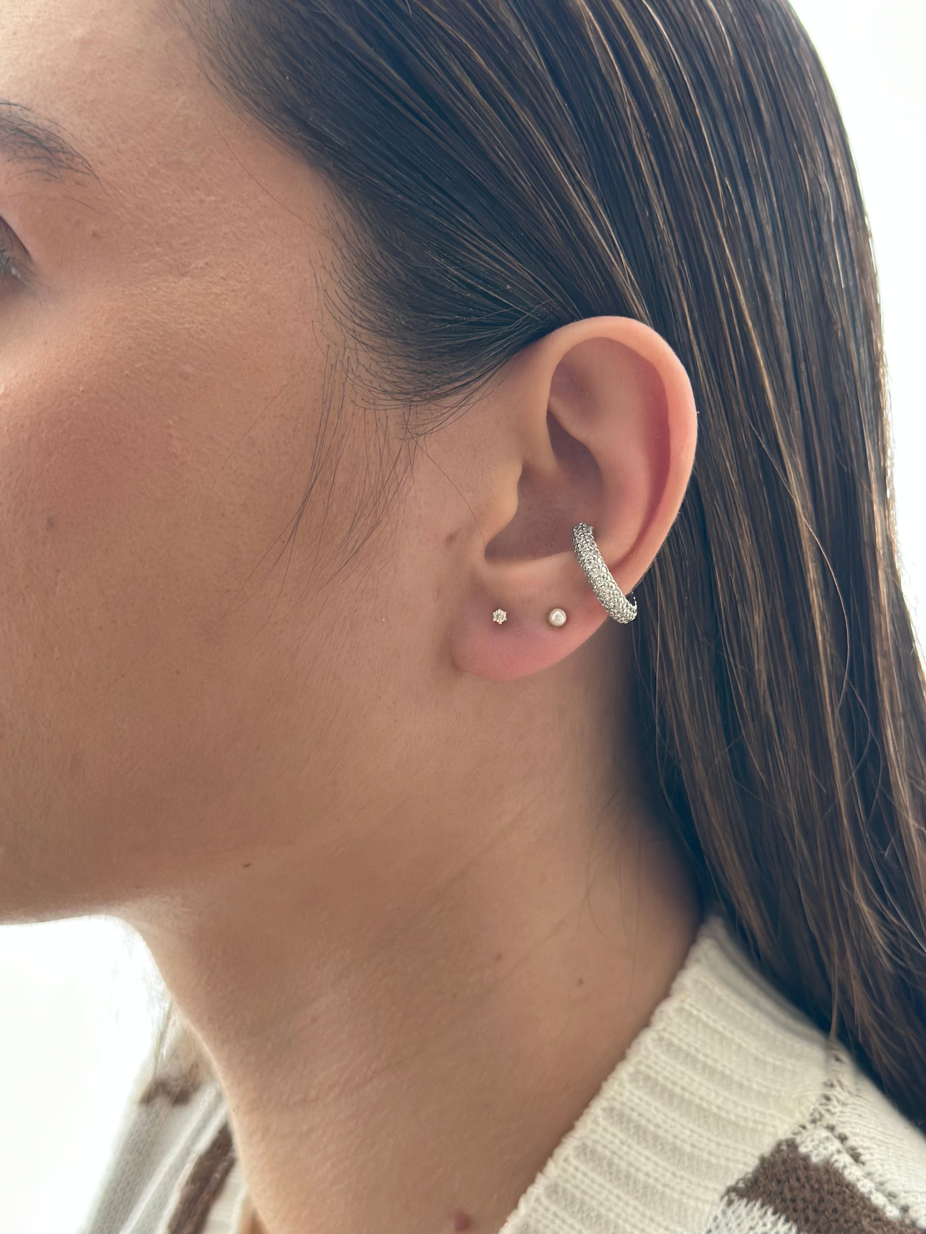 Earcuff Plateado Microzircones Cristal