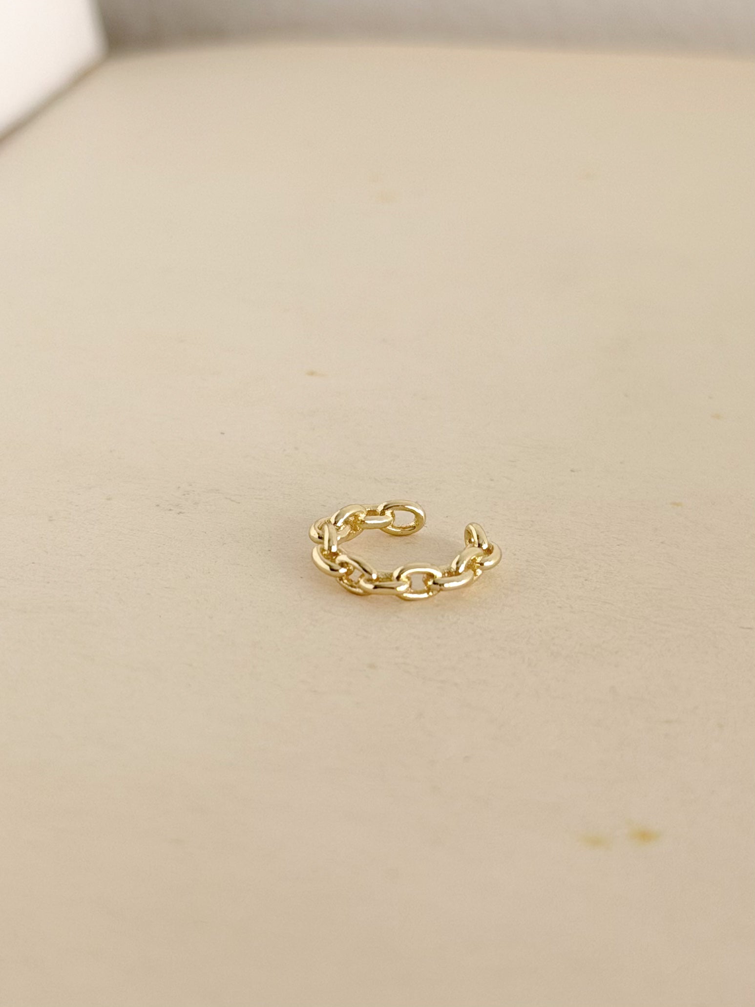 Earcuff Eslabones Dorado Rodio