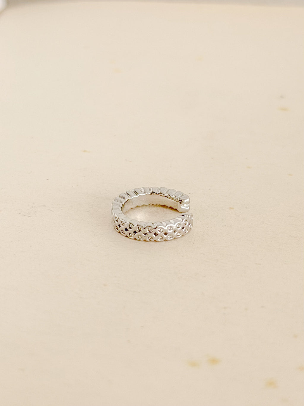 Earcuff Plateado Martillado Rodio