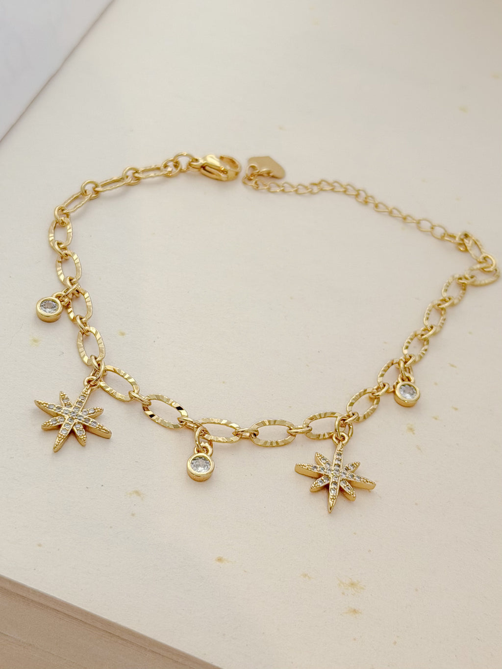 Pulsera Rodio Dijes Estrellas Dorado