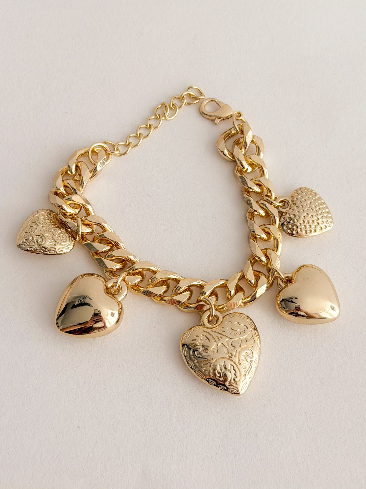 Pulsera Maxi Corazones Dorado