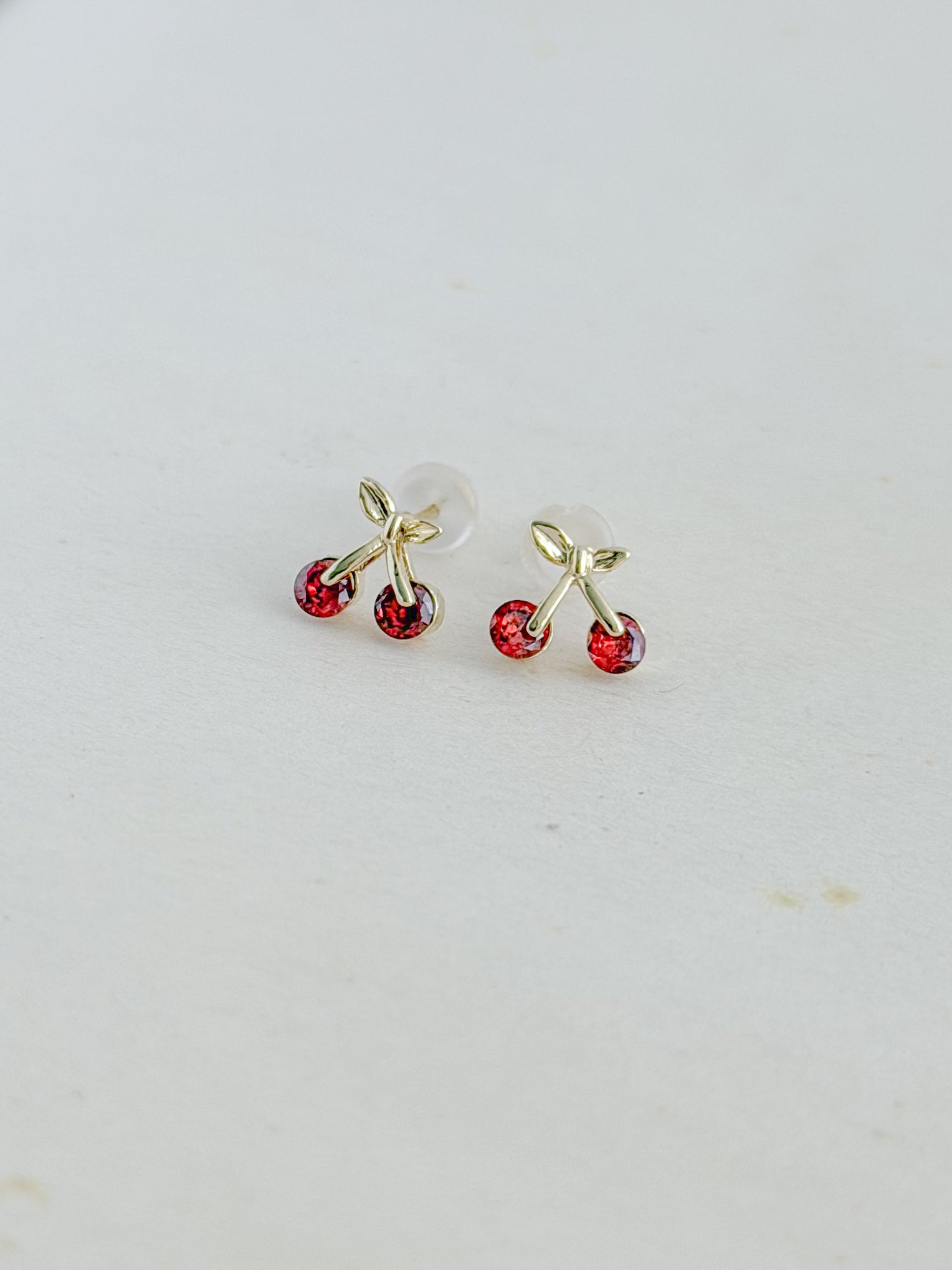 Topo Cereza Zircon Rojo Rodio